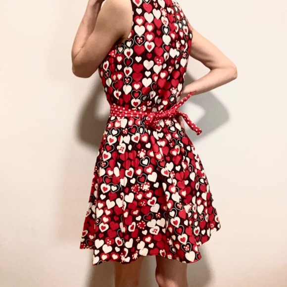 Retrolicious Heart Dress - Picture 3 of 3